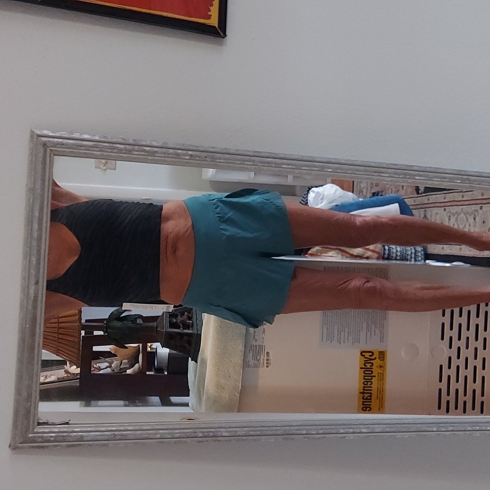 LULULEMON YOGA TOP SIZE 4